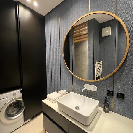 Steviola Тирана